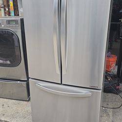 Lg French door refrigerator 33w 32d 69h