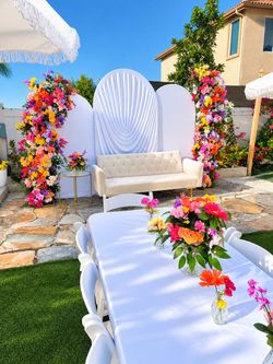 Decor flowers, centerpieces, arches