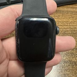Apple Watch Cellular And GPS