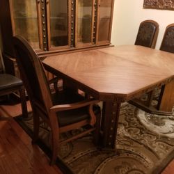 Heavy Dining table &china Cabinet 