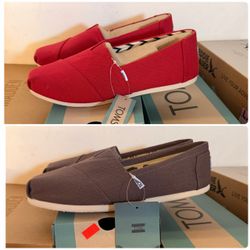 !HUGE SALE! TOMS Women’s Classic Canvas Slip-On Shoes in size 9.5 or 10 ONLY $7.99
