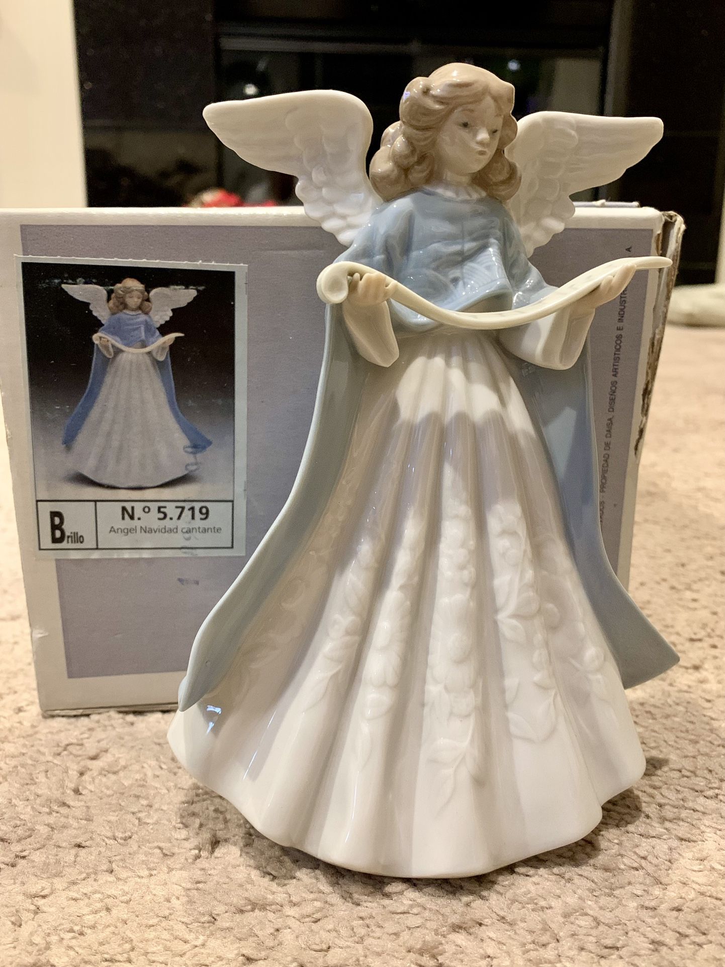 Lladro Angel Tree Topper No. 5.719