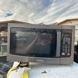 Microwave 1550 Watts  Toshiba