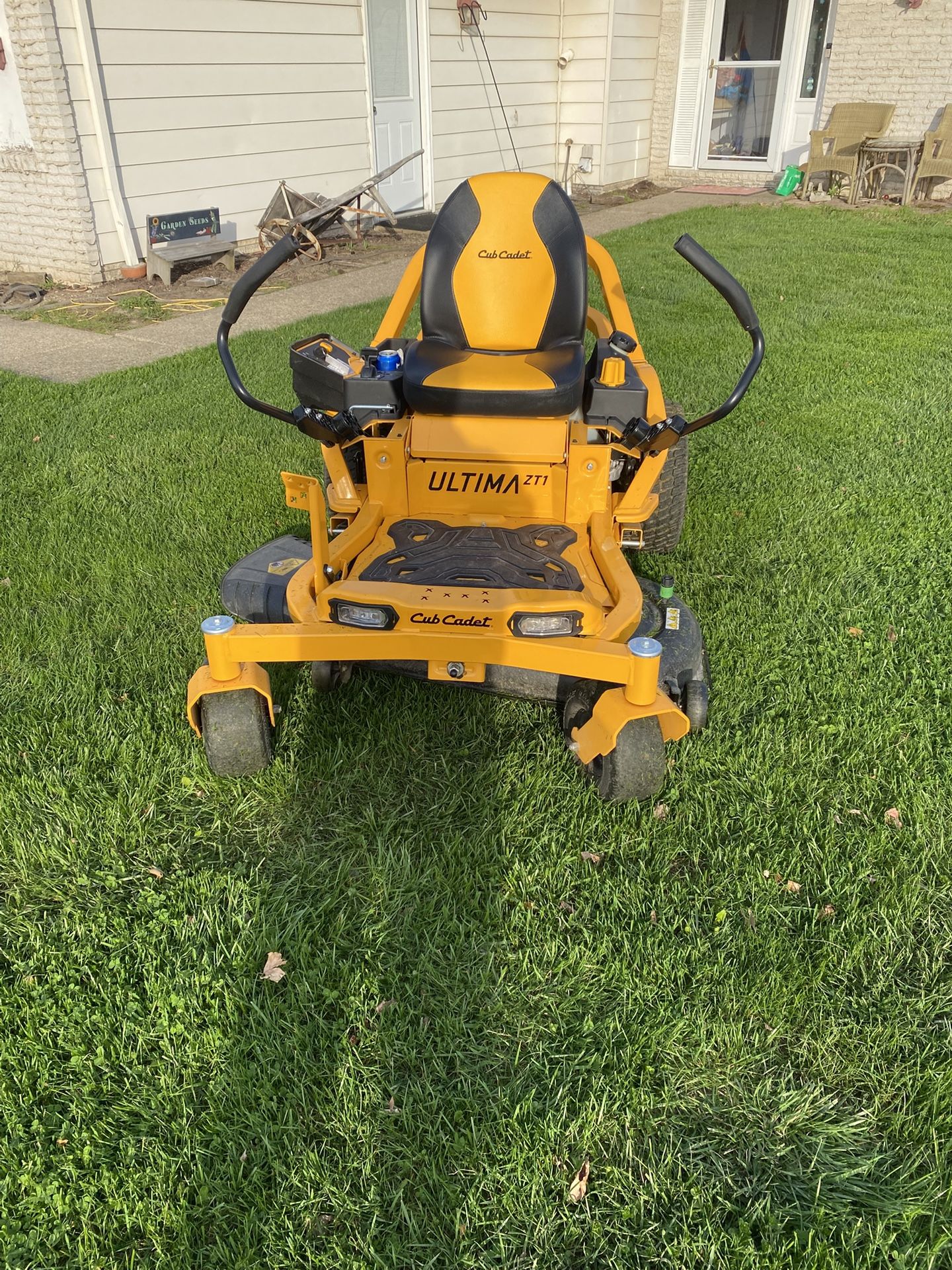 Cub cadet Zero Turn Mower 42 Inch Deck