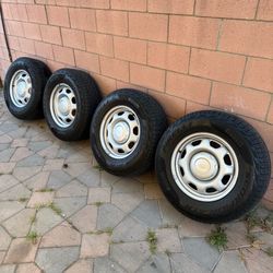 2024 F150 OEM Wheels and Tires 6x135 265/70/17 Pirelli Scorpion tires LIKE NEW!