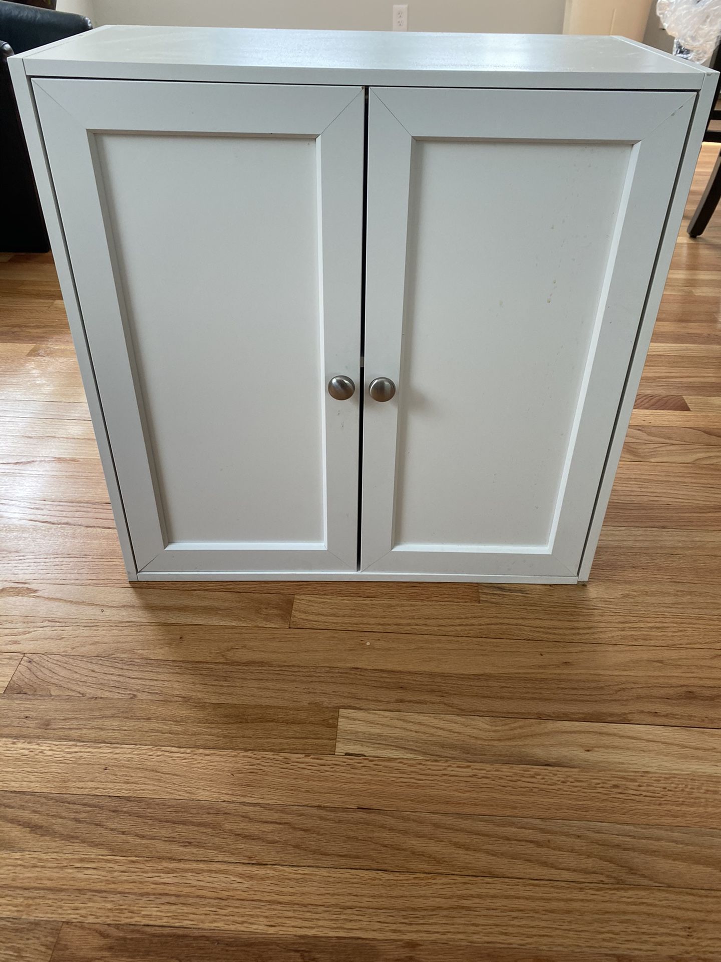 Cupboard with shelve