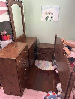 Dresser Set