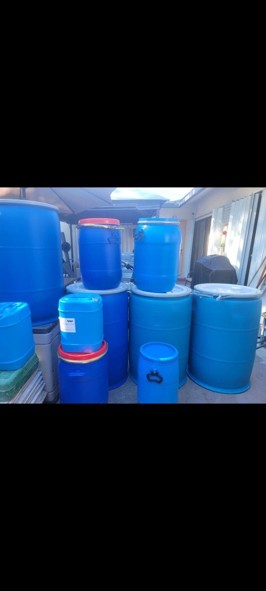 WATER TANKS/DRUMS/LIKE NEW CONDITION