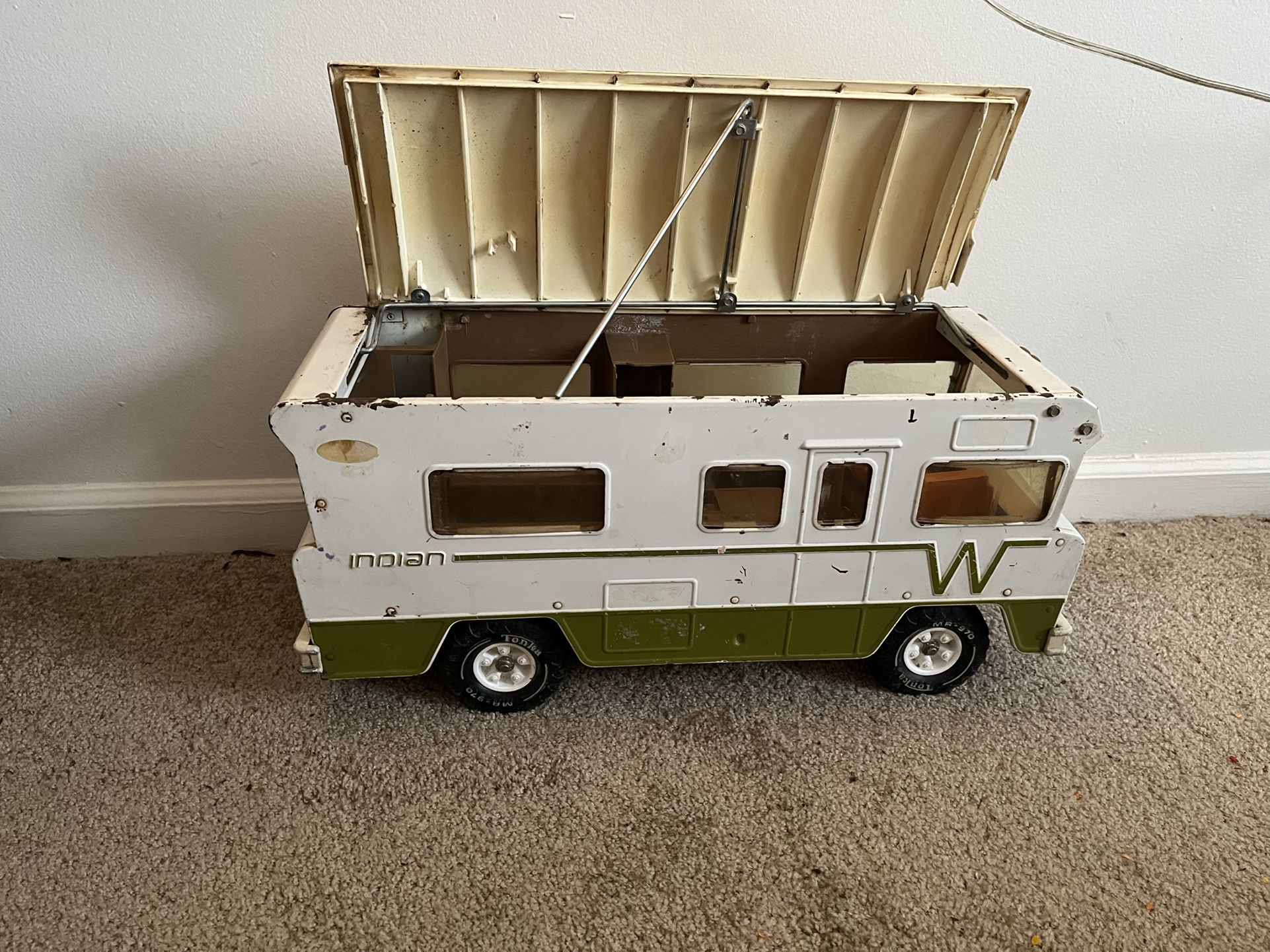 1970s Toni’s Winnebago RV motorhome Camper