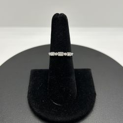 BRAND NEW 14KW .35CTW Round/Baguette Band