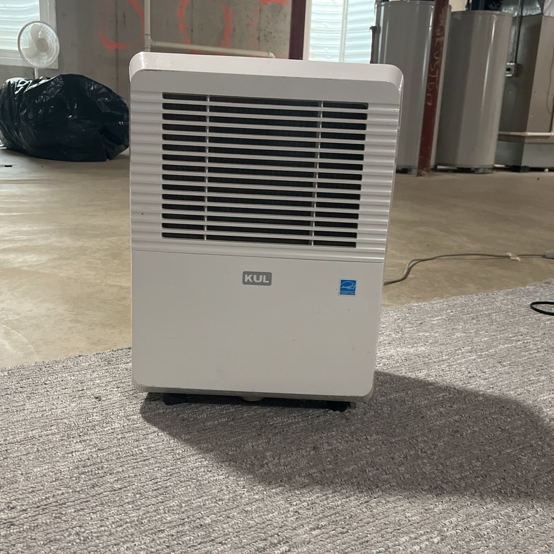 Dehumidifier 