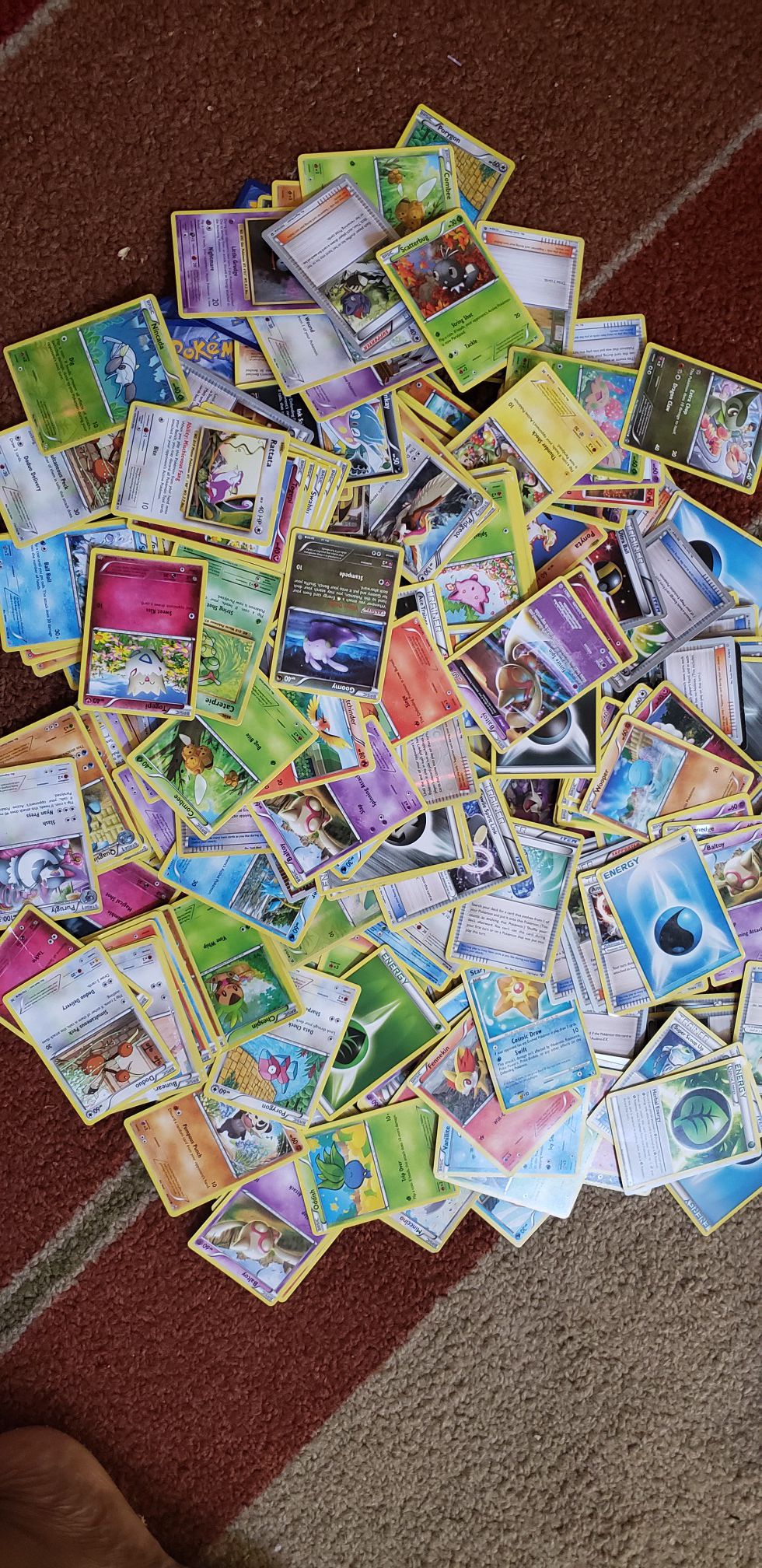 100's of Pokemon Cards