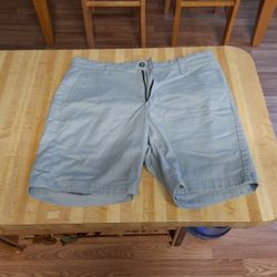 Mens Shorts Top Quality Brand Nautica 32 Waist  Never Worn