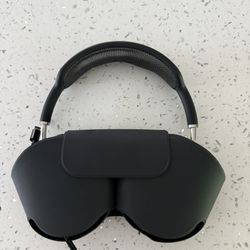 AirPods Max - Lighting Port