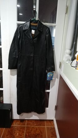 Long leather woman's coat