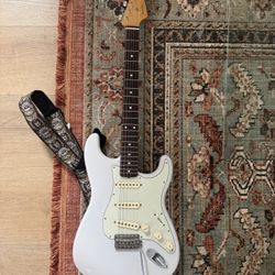 2015 FENDER SPECIAL EDITION 60S STRATOCASTER OLYMPIC WHITE