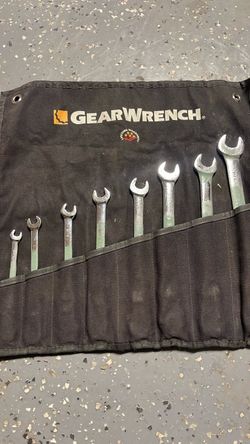 Gearwrench Ratcheting wrenches locking flex head