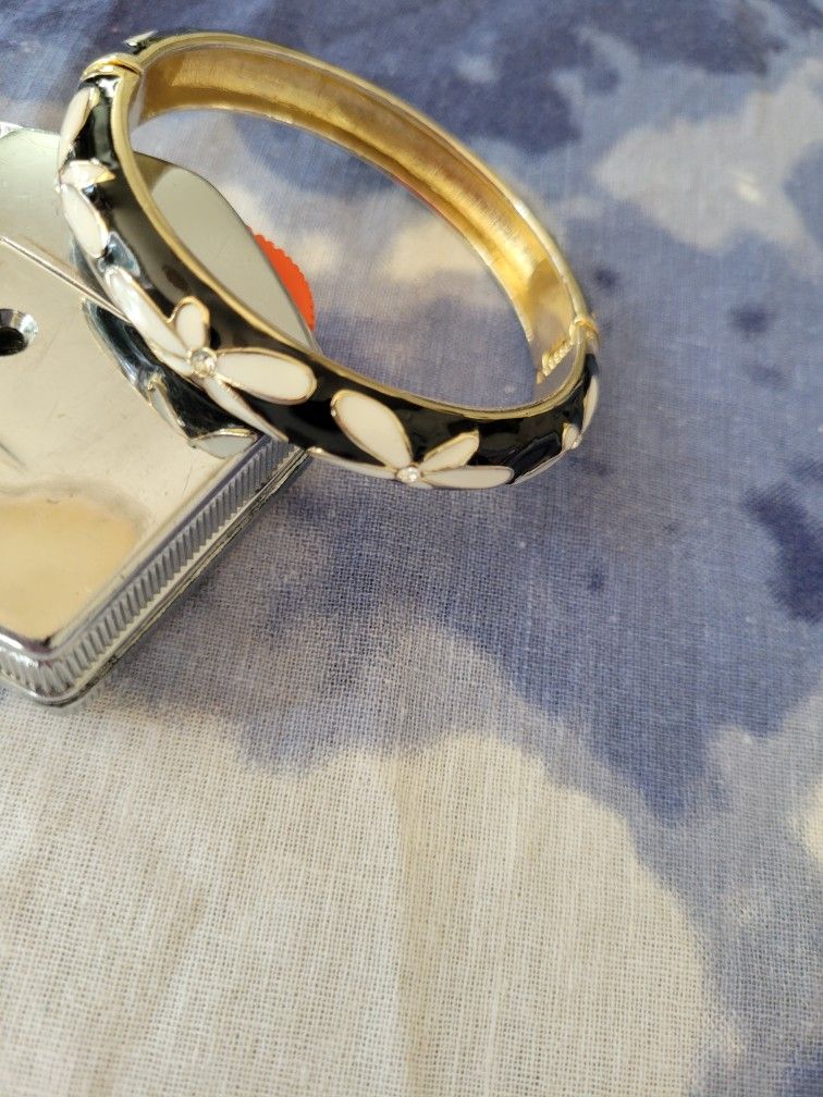 Ladies Enamel Bracelet
