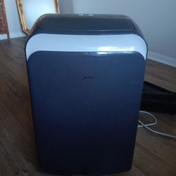 Midea 1200 BTU Mobile Air Conditioner
