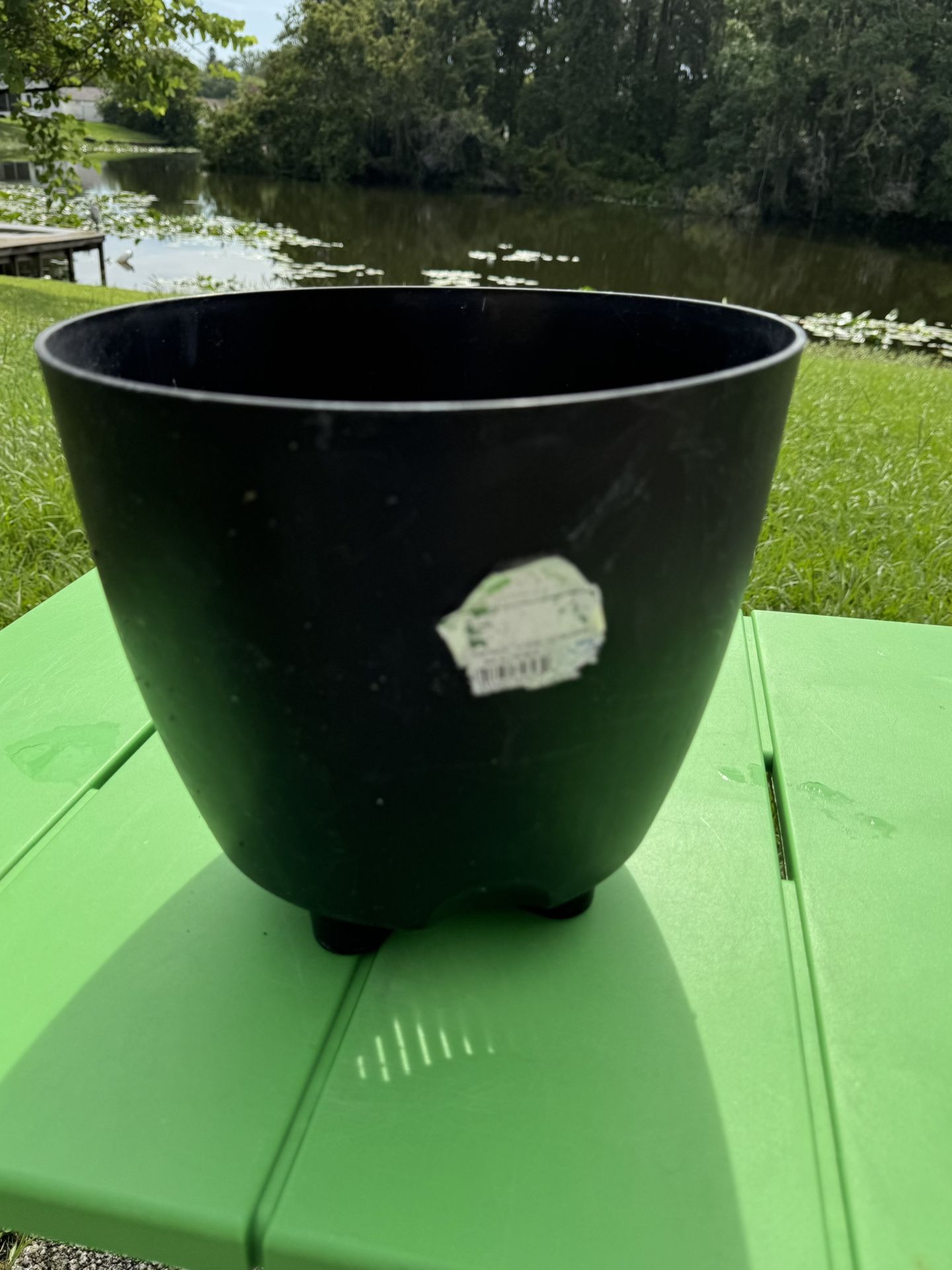 Black Resin Flower Pot see my other flower pots
