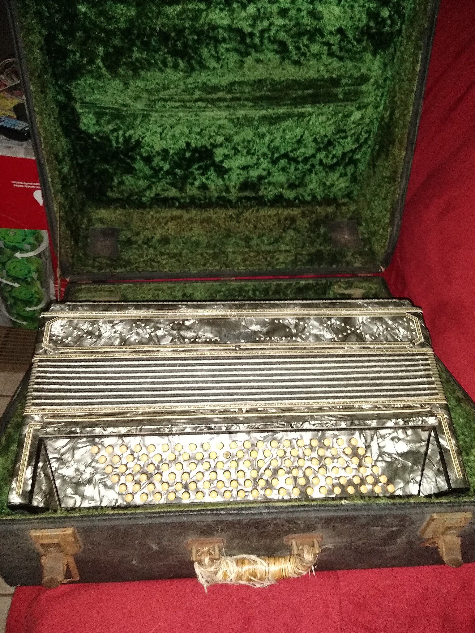 Vintage 1930's green marble rhinestone 120 bass note accordion
