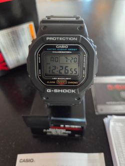 New Casio DW5600UE mens watch