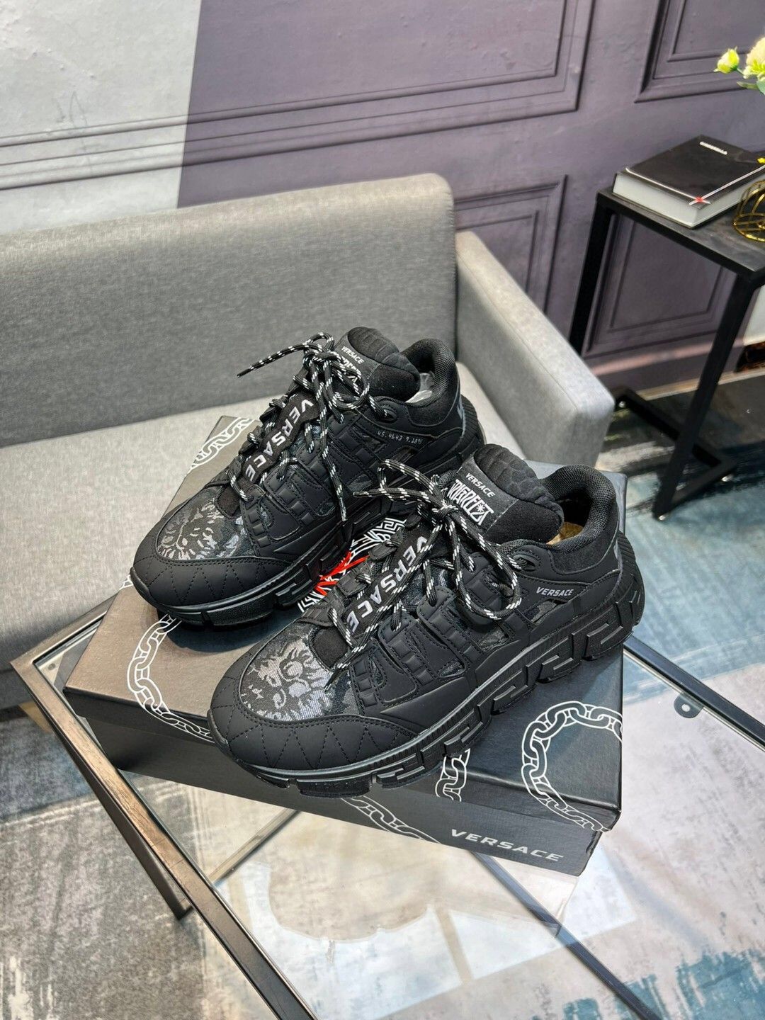 Versace Men’s Sneaker With Box New 