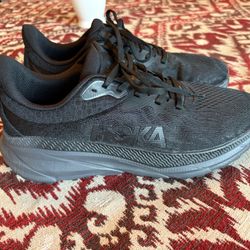 Hoka Challenger 7   Size 9.5