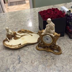 Clark With With Other Piece Accessory Like Candy Holder