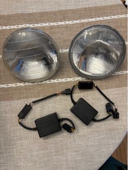 Jeep Wrangler 7-inch OEM headlights