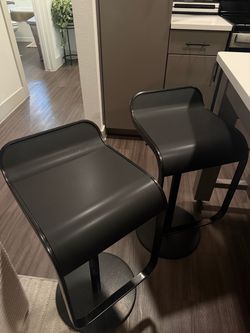 Black stools