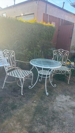 Iron chairs and table cash only