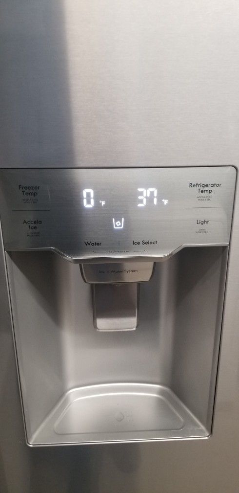 KENMORE ELITE REFRIGERATOR WORKS GREAT