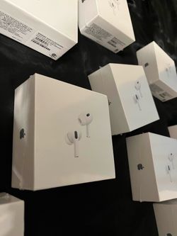 Apple AirPods Pro (2nd Gen) – Excellent Condition