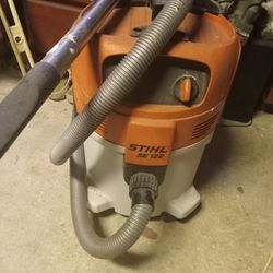 STIHL SE122 WET/DRY Vacuum