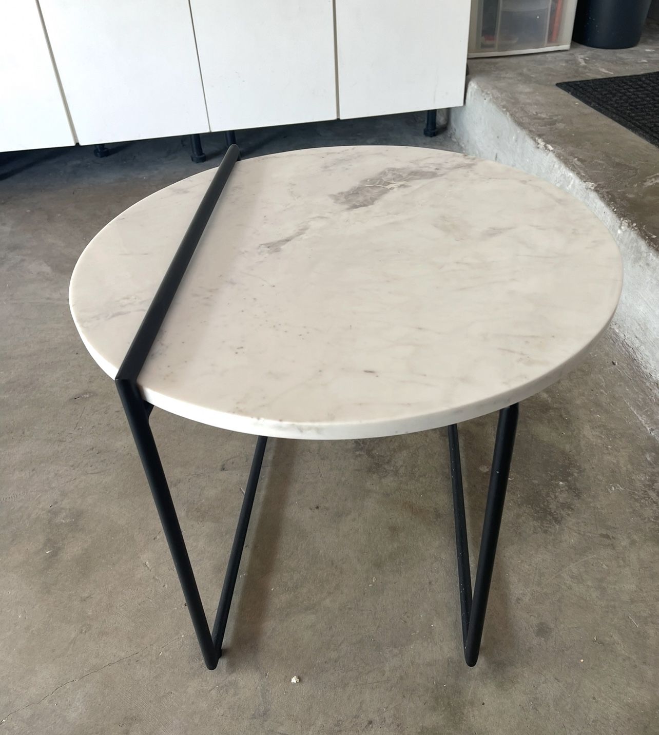 New Beautiful Modern White Marble End Table, diameter: 22.00 height: 19.00, Was $200 At City Furniture