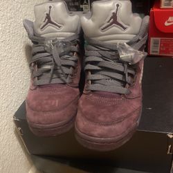 Jordan 5’s Size 4y