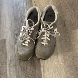 New Balance Men’s 10.5 green 