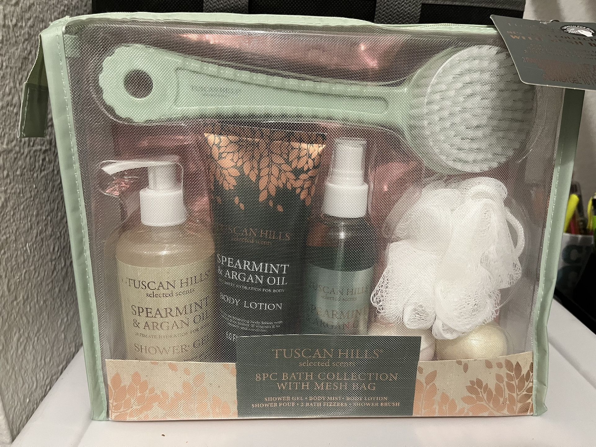TUSCAN HILLS 8 Piece Bath Gift Set