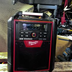 Milwaukee  M18 Job Site Radio and Battery Charger w/Bluetooth