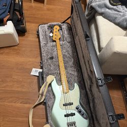 2022 Fender Jazz Pro Bass 2 