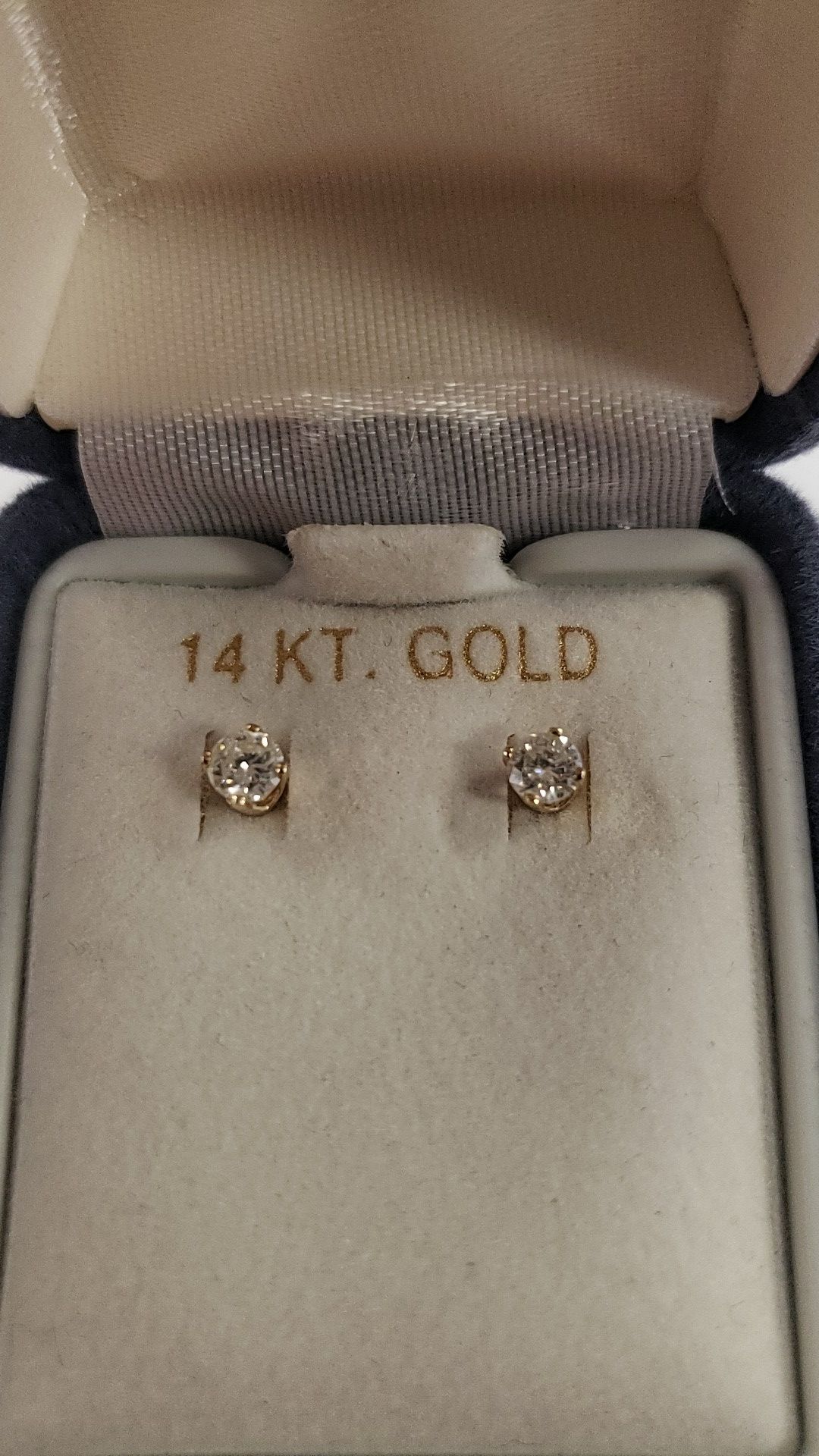 14k Yellow Gold Diamond Stud Earrings