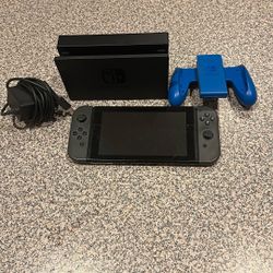 Nintendo Switch (look In Description)