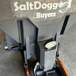 Salt Spreader Mounts On The Hitch 2” 