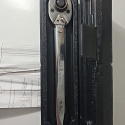 Gearhead 3/8" & 1/2'' Dual Drive Adjustable Ratcheting Torque Wrench GH3001 Case