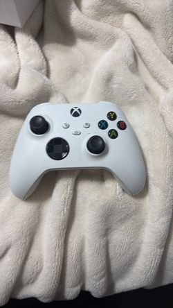 White Xbox controller