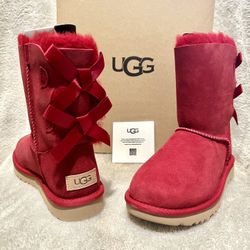 New Boots 🥾 Ugg Authentic 💯 Bailey Bow ll Size 5 