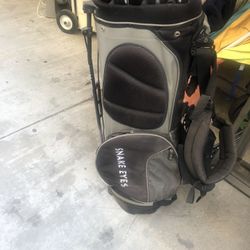 Golf bag with sticks