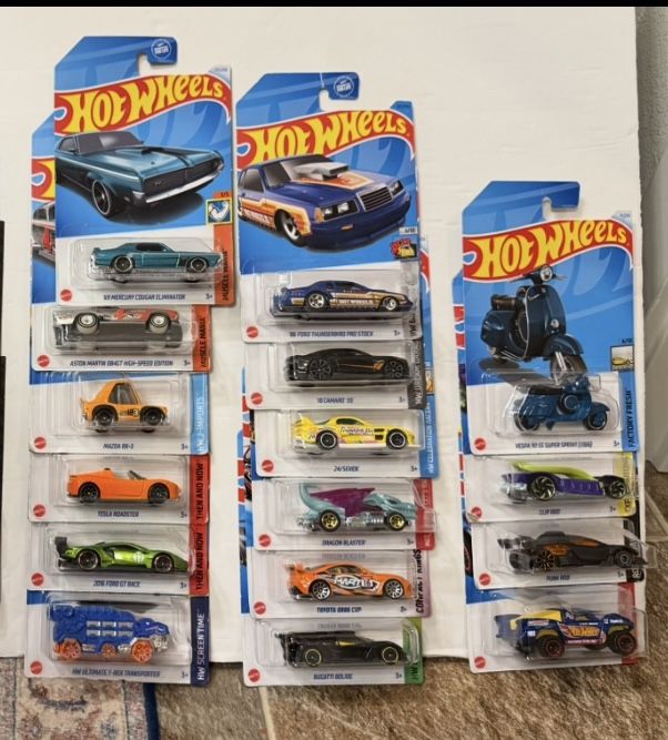 Lot Of 30 Hotwheels