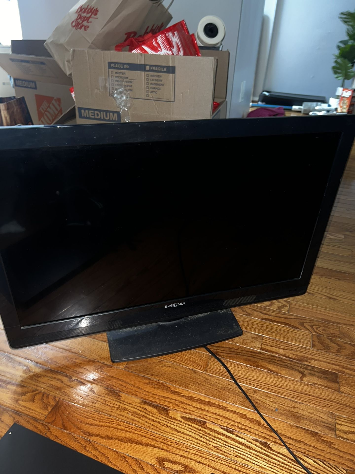 40 Inch insignia TV
